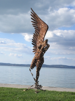 Große Engel Gartenskulptur rostig